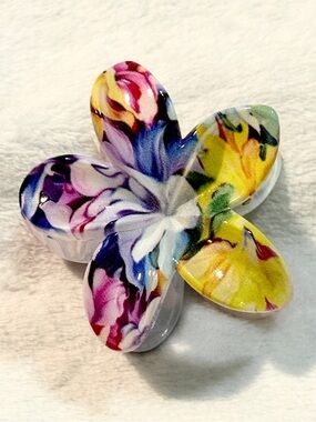 Beautiful Tropical Glossy 3” Plumeria Lobster Claw Hair Clip